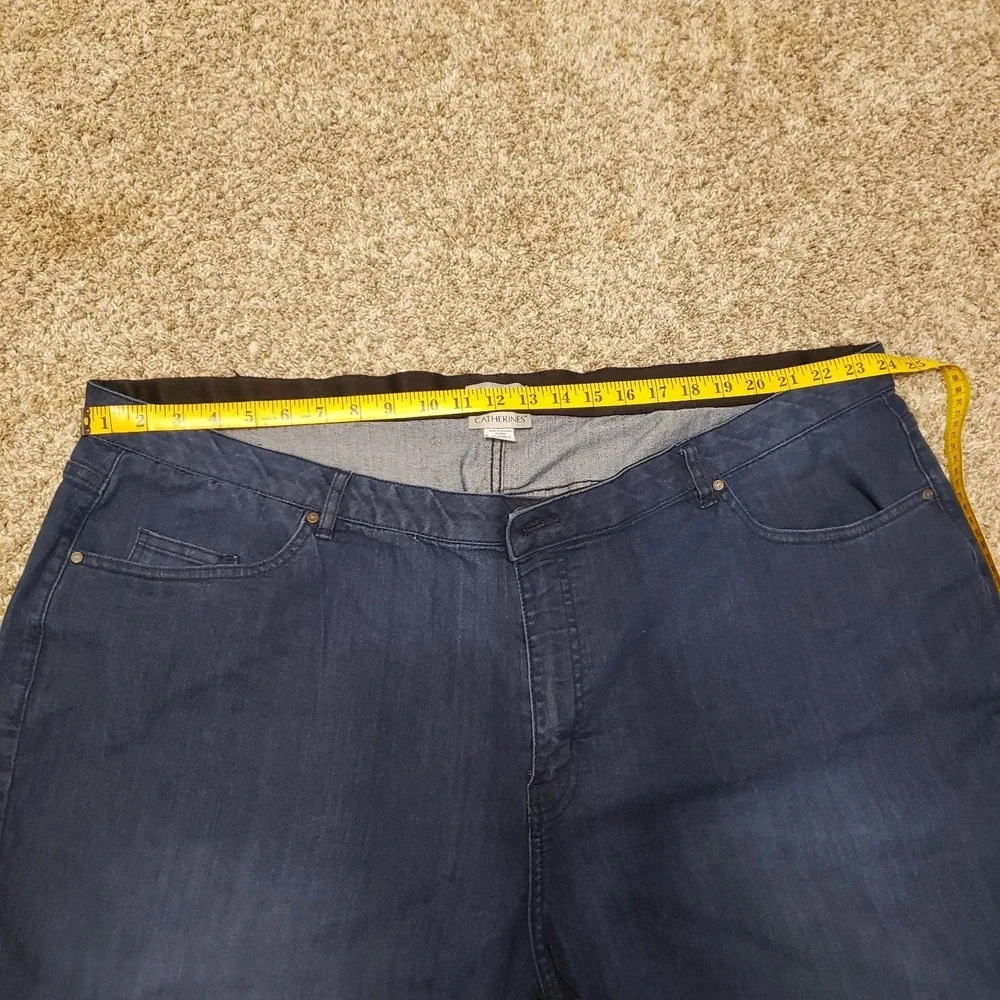 Catherine's Women's Jeans Plus Size 30W‎  Dark Wash Elastic Waist Straight Leg